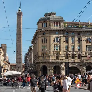Due Torri Palace - Bolognacentro Luxury Affittacamere Bologna